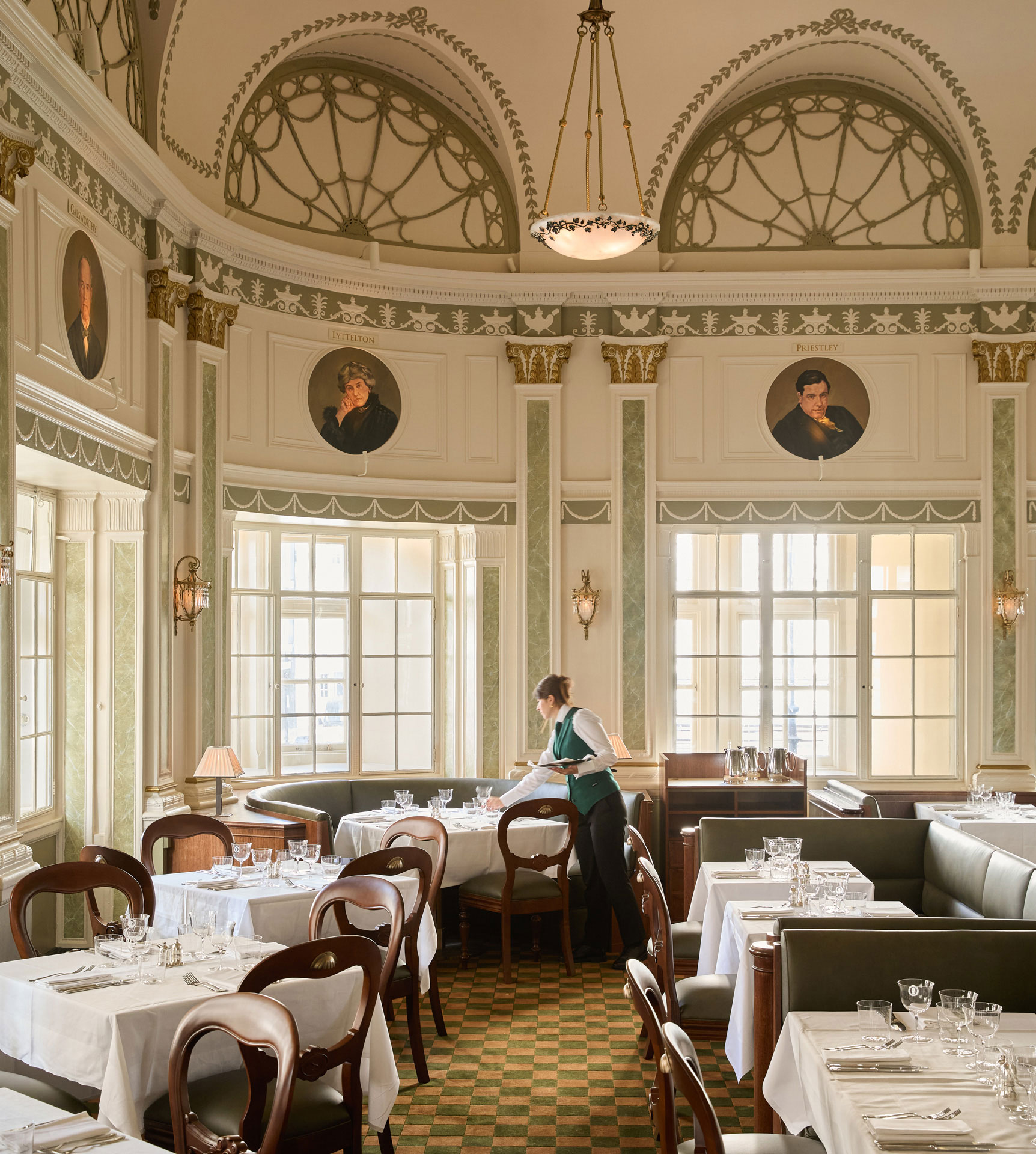 Romano's at Simpson’s in the Strand